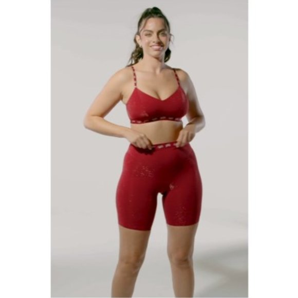 🆕 YITTY (Fabletics) Spotlight Shaping High Waist Short - Picture 1 of 9